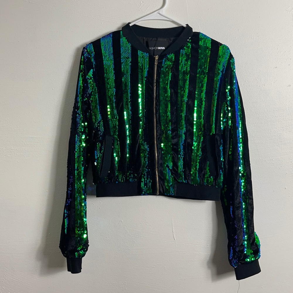 Women’s cropped sequin bomber jacket size medium